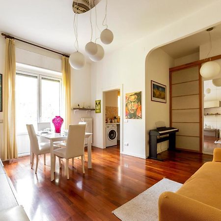 Milano Calvairate Balcony Apt Exterior photo